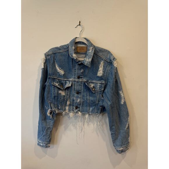 Vintage Levi’s Cropped Distressed Jean Jacket — Women’s S/M - Picture 2 of 8